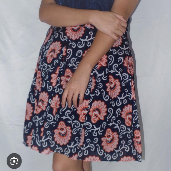 TALBOTS Navy and Orange Floral Pleated Skirt with Pockets Size 8 - Picture 2 of 10